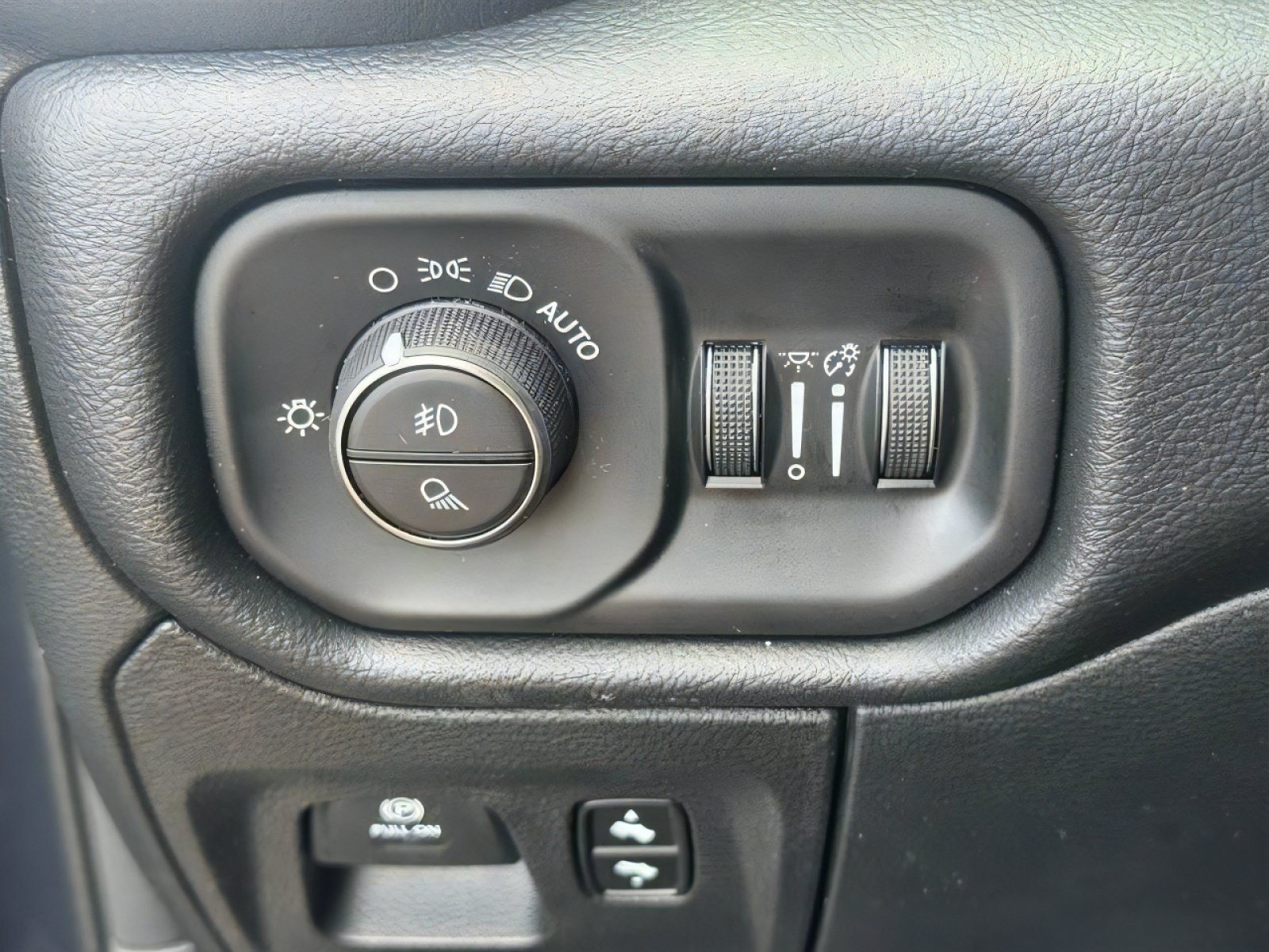 New 2026 RAM 1500 Big Horn AWD/4WD image 23