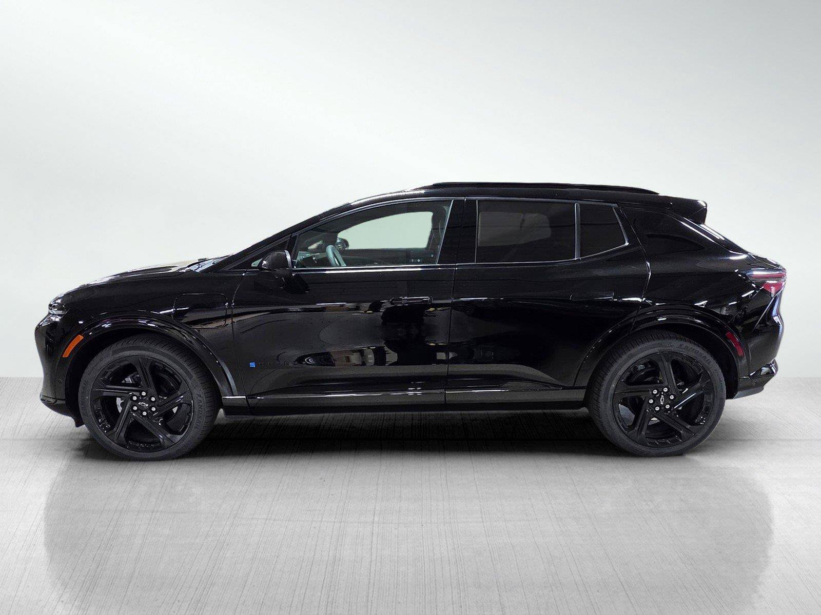 Used 2024 Chevrolet Equinox EV RS FWD image 4