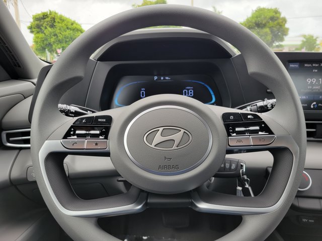 New 2026 Hyundai Elantra SE FWD image 11