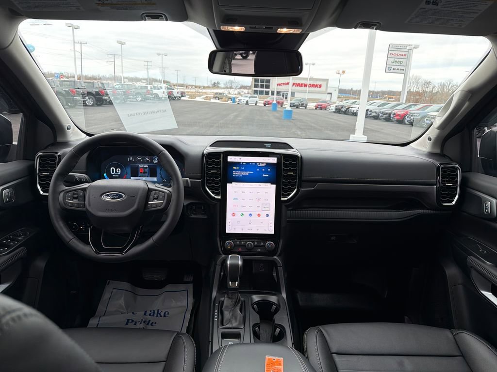 Used 2025 Ford Ranger Lariat w/ FX4 Off-Road Package image 12