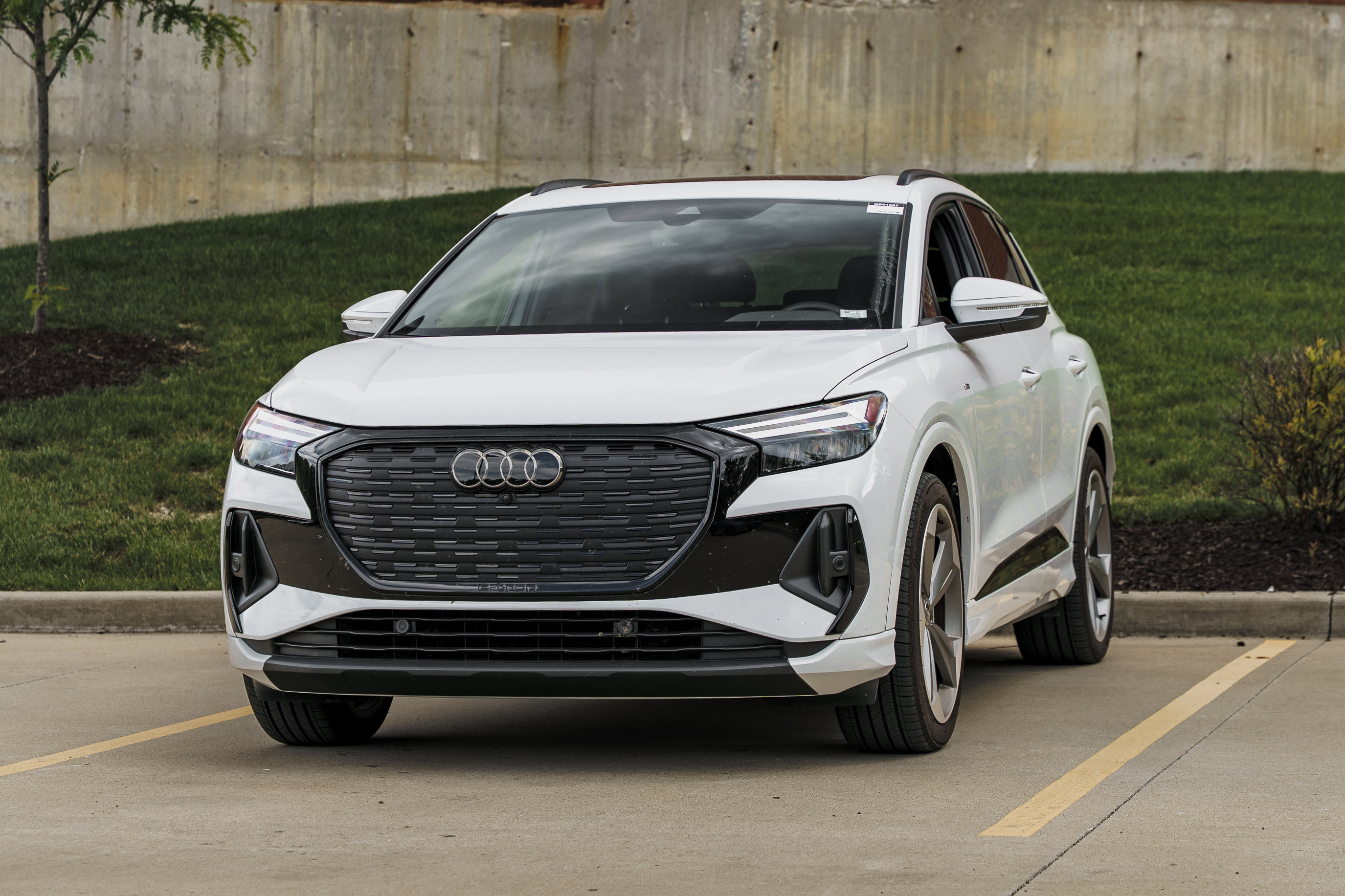 Certified 2025 Audi Q4 e-tron Premium Plus w/ Premium Plus AWD/4WD image 7