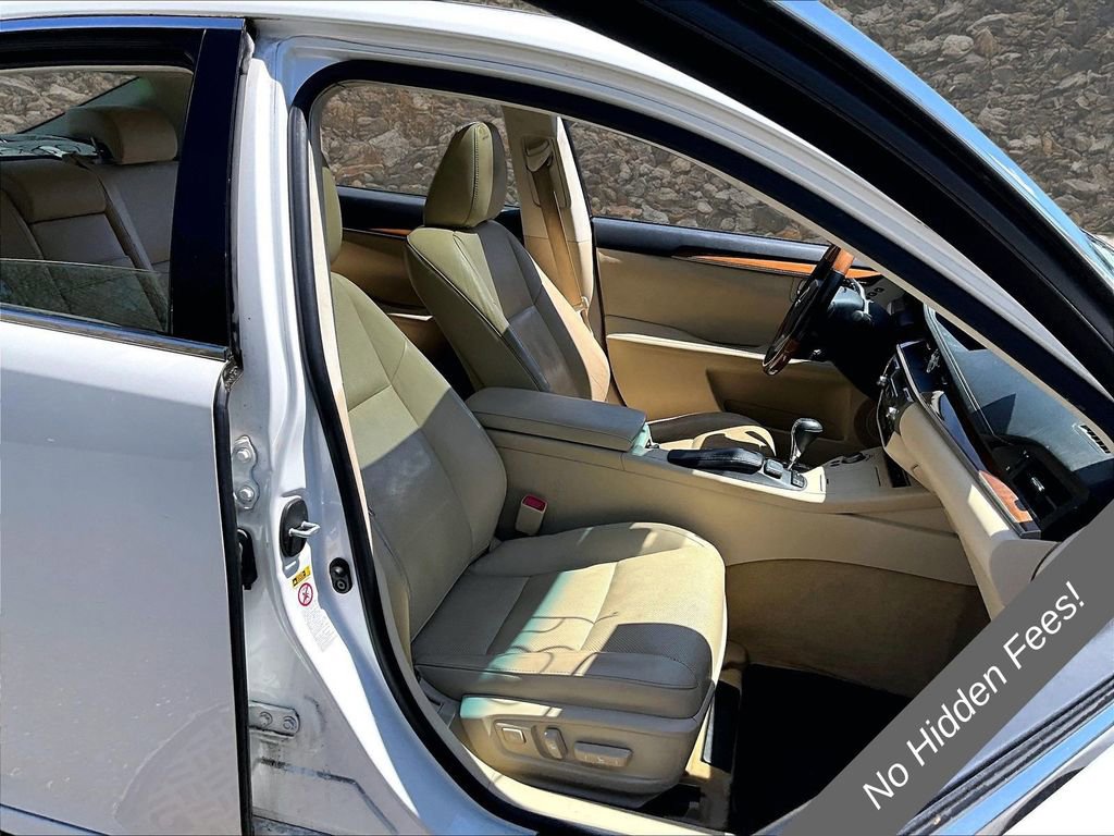 Used 2015 Lexus ES 300h w/ Navigation System Package FWD image 7