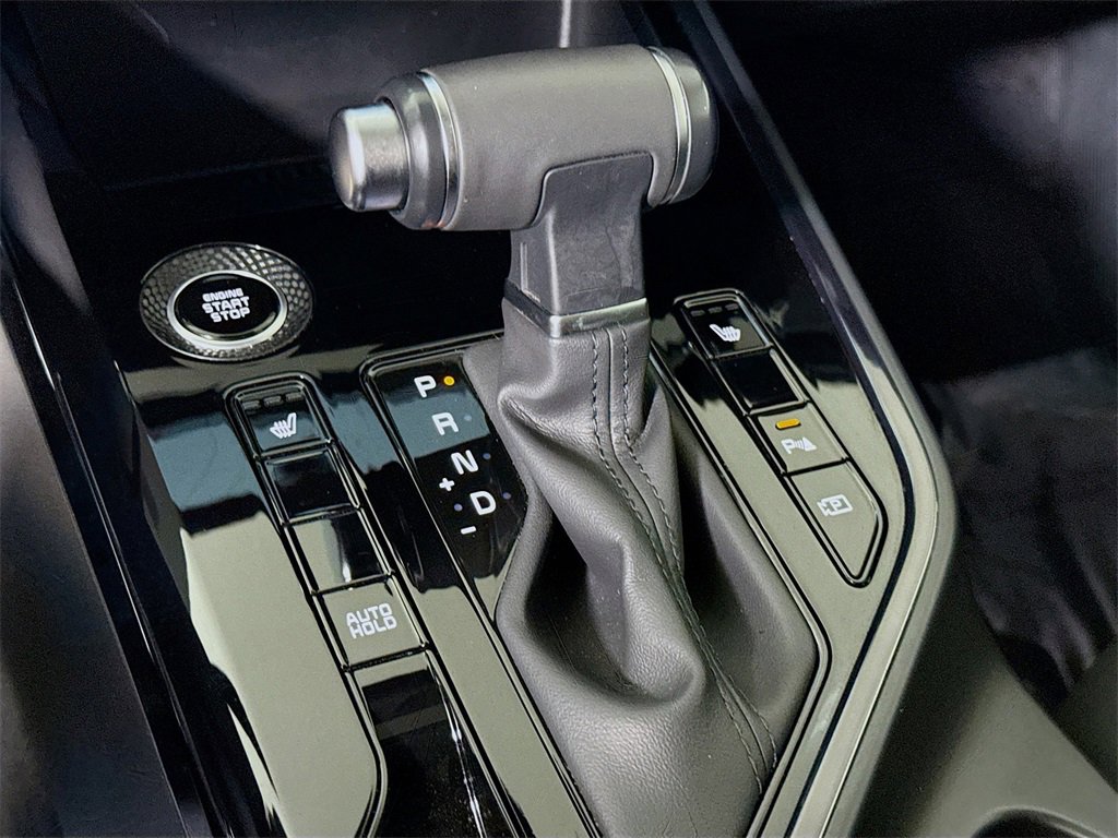 Used 2024 Kia Niro EX Touring image 11