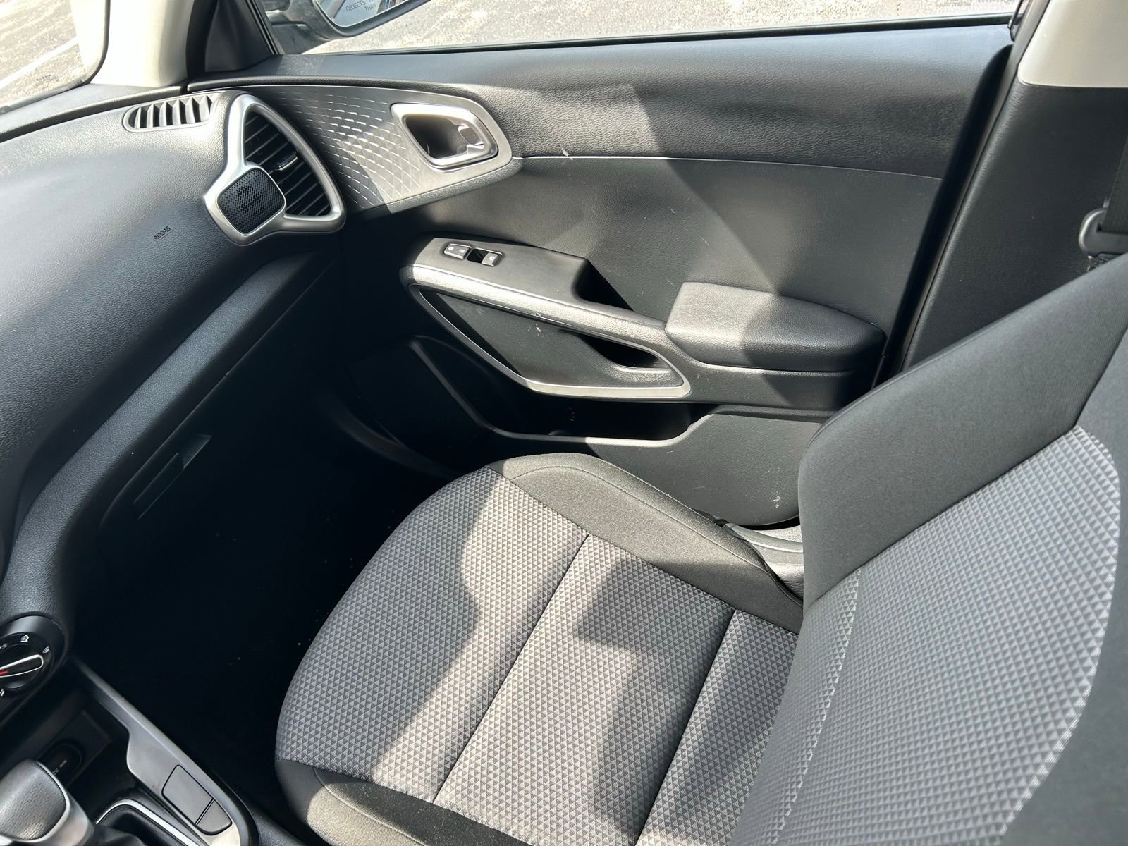 Used 2023 Kia Soul LX FWD image 27