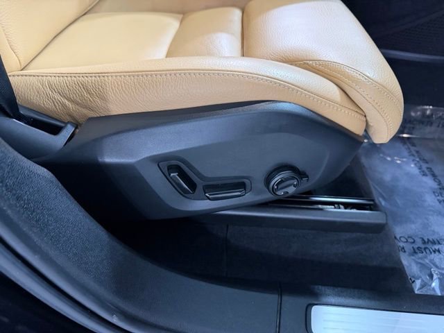 Used 2020 Volvo XC60 T6 Inscription w/ Protection Package image 24