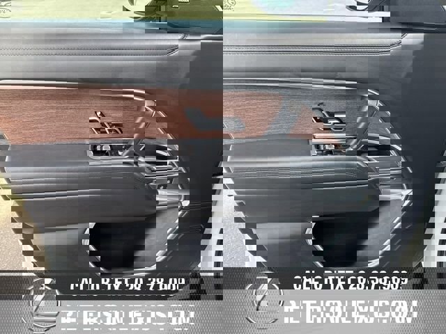 Used 2023 Land Rover Range Rover Long Wheelbase SE image 23