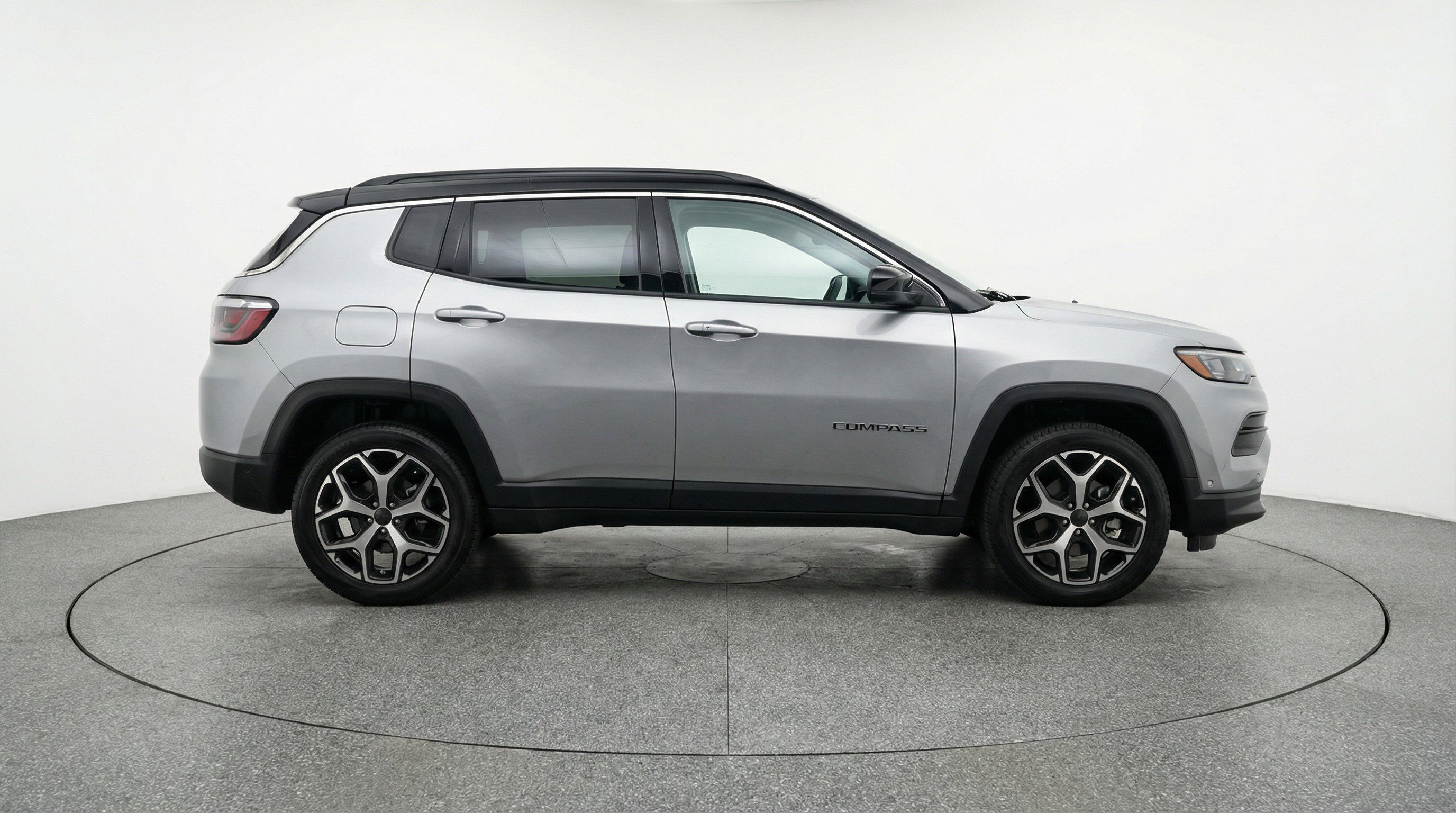 Used 2025 Jeep Compass Limited AWD/4WD image 11