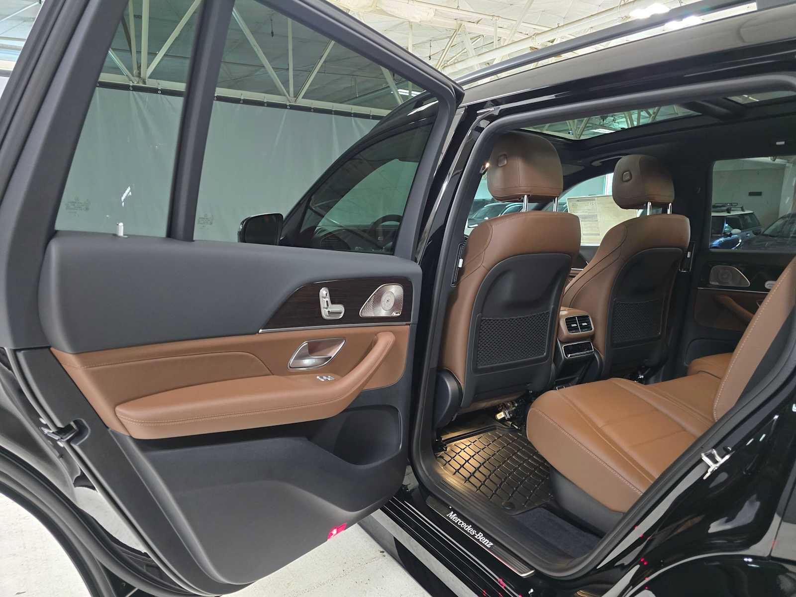 New 2026 Mercedes-Benz GLS 450 4MATIC image 15