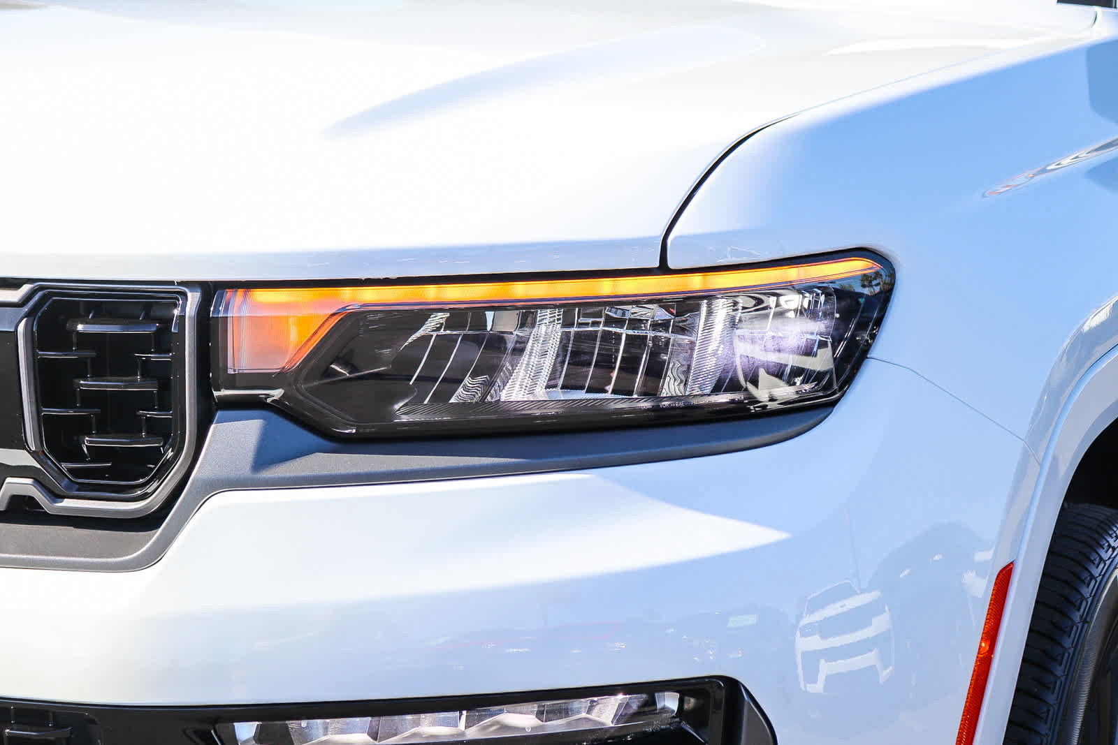 New 2027 Jeep Grand Cherokee Limited AWD/4WD image 8