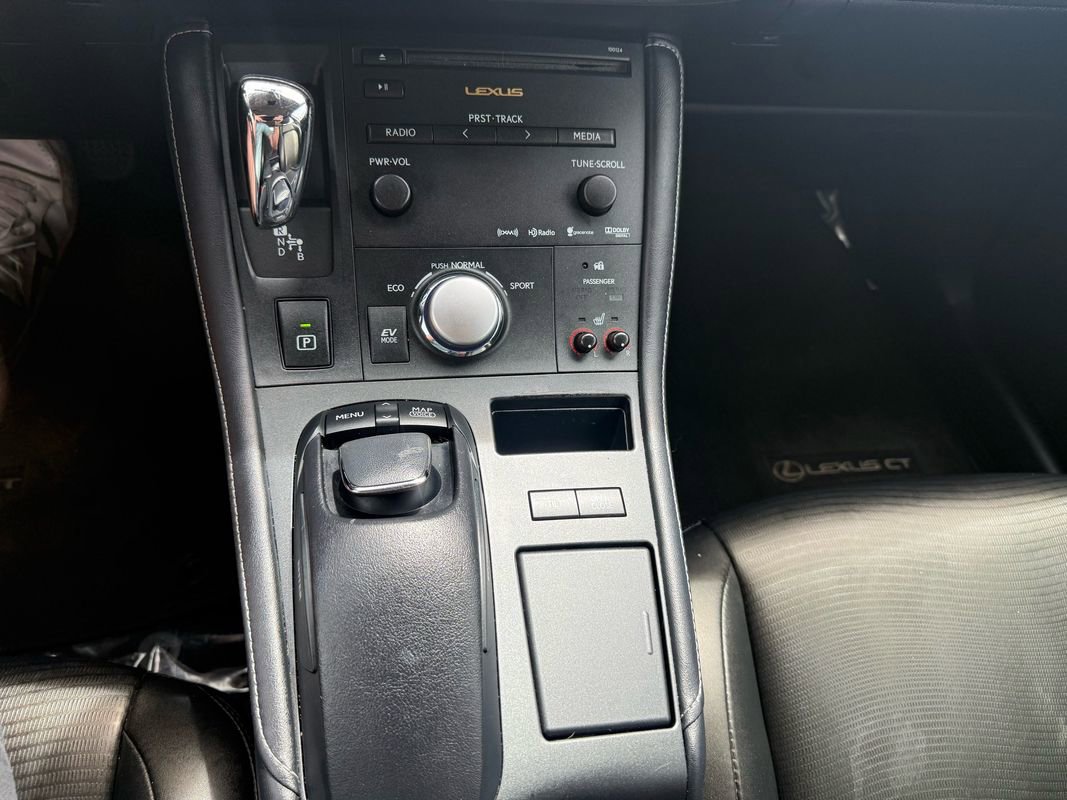 Used 2013 Lexus CT 200h w/ Premium Pkg w/Navigation FWD image 19
