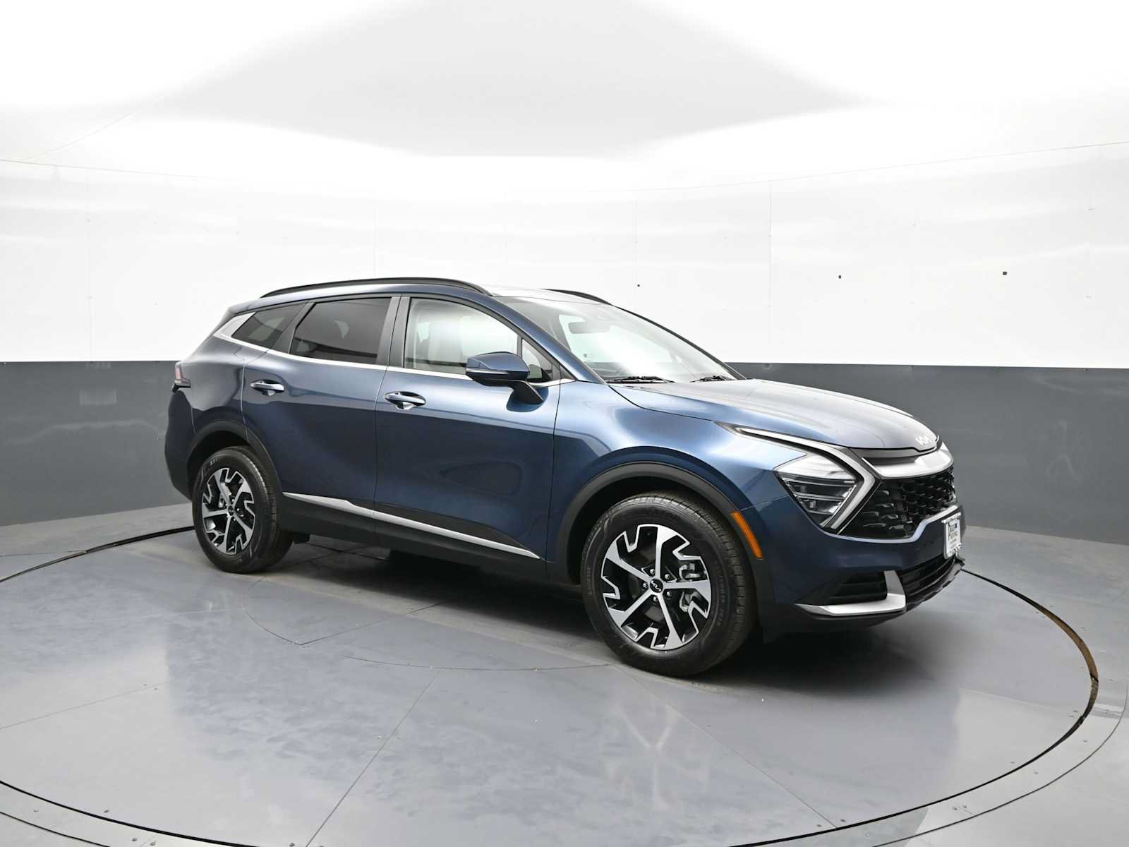 Used 2025 Kia Sportage EX w/ EX Premium Package AWD/4WD image 4