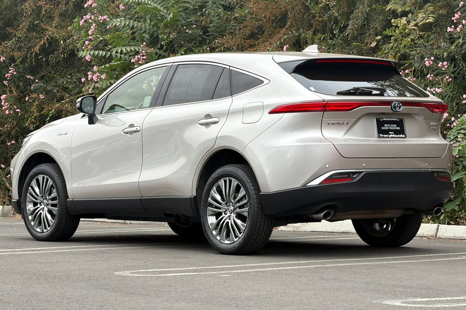 Used 2021 Toyota Venza Limited AWD/4WD image 6
