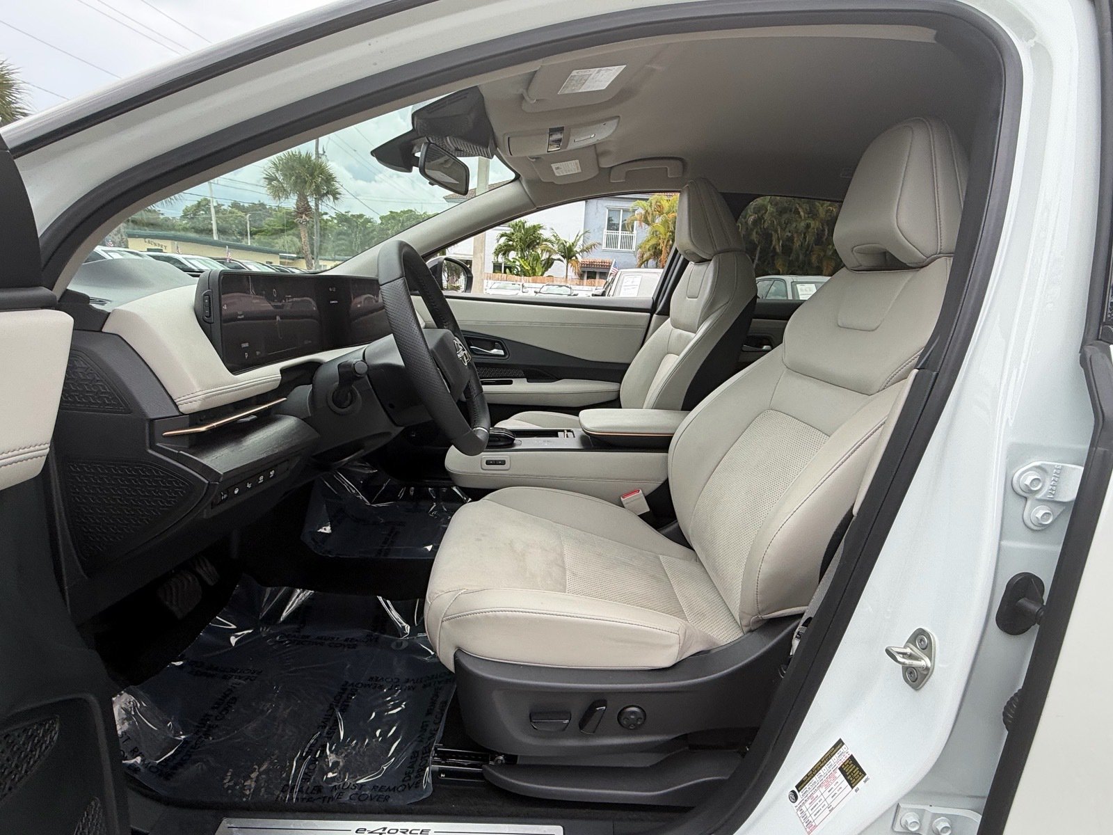 Certified 2025 Nissan Ariya AWD image 9