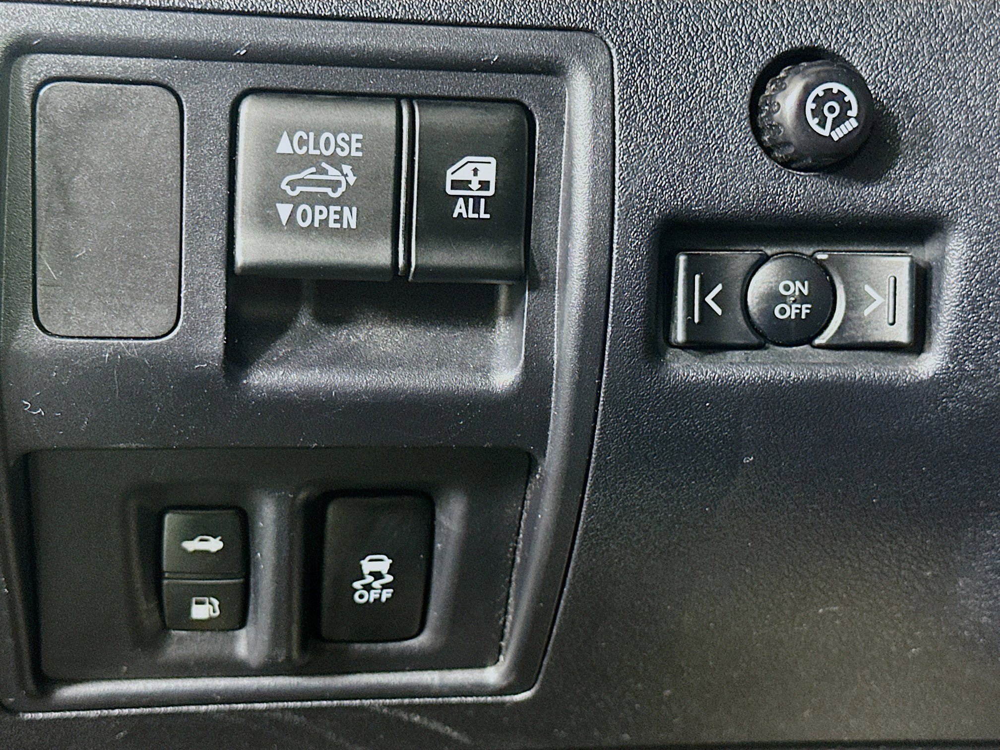 Used 2012 Lexus IS 250C image 17