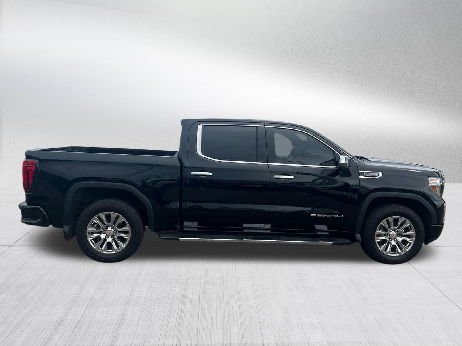 Used 2020 GMC Sierra 1500 Denali w/ Technology Package AWD/4WD image 2