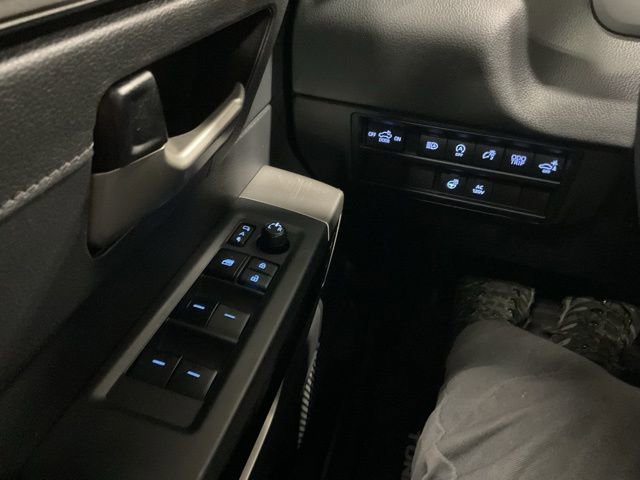 Used 2022 Toyota Tundra Limited AWD/4WD image 17