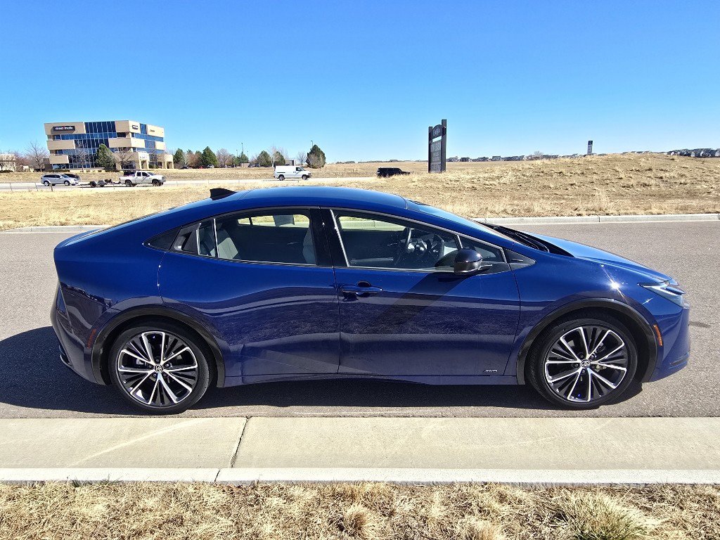 Used 2024 Toyota Prius XLE image 6