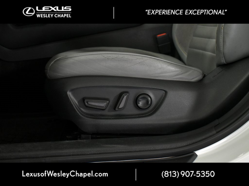 Used 2019 Toyota Avalon XSE image 19