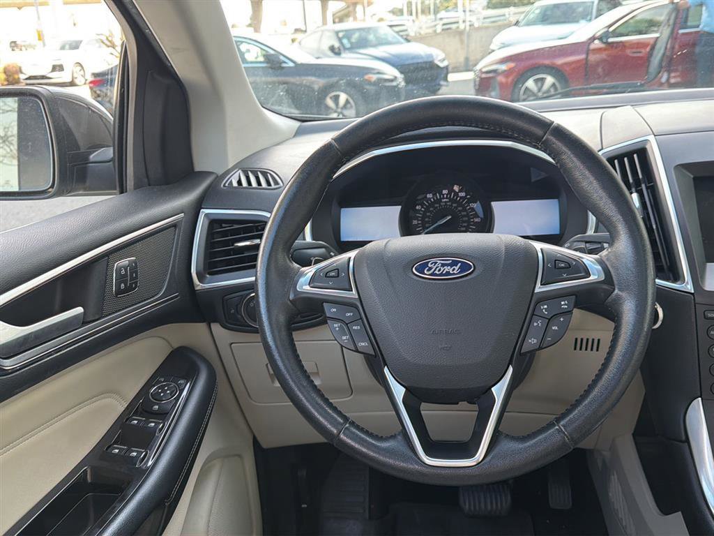 Used 2017 Ford Edge Titanium w/ Equipment Group 301A image 10
