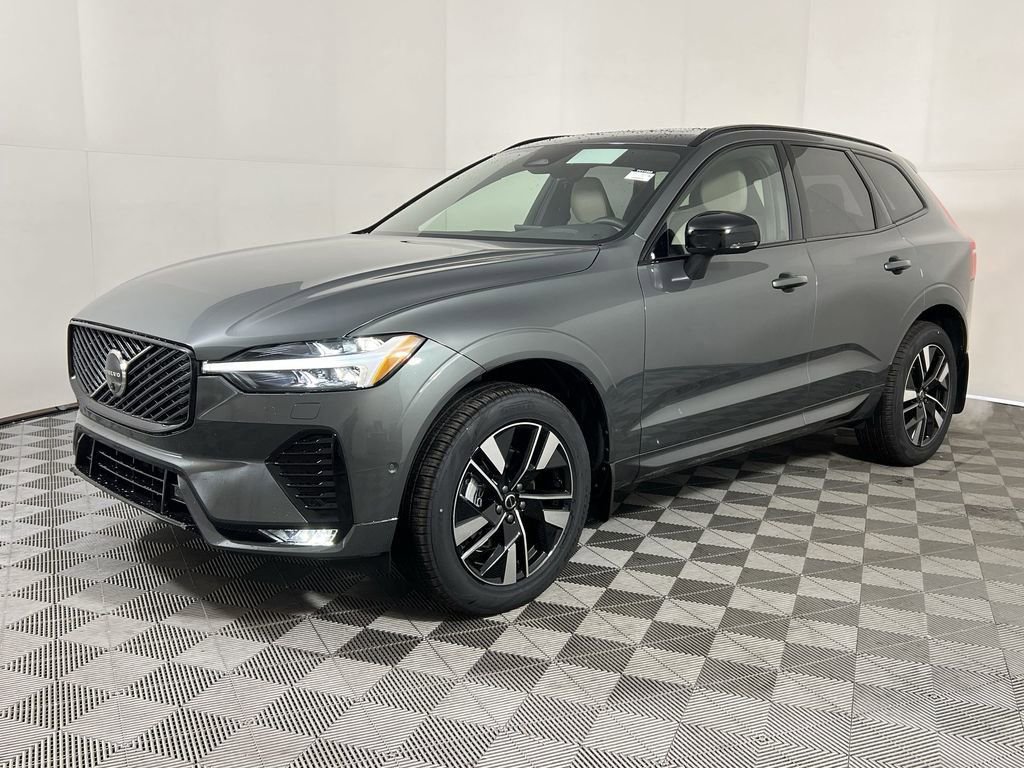 New 2026 Volvo XC60 B5 Plus w/ Climate Package image 4