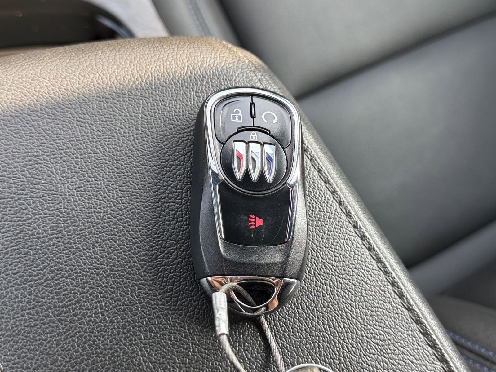 Used 2025 Buick Envista Sport Touring image 22