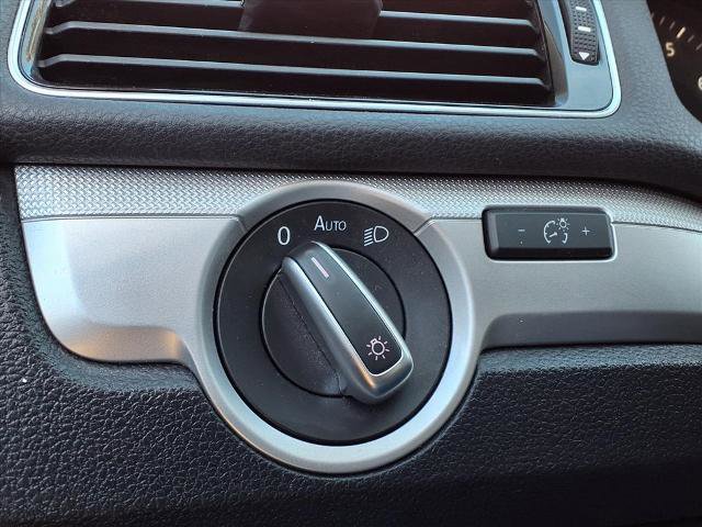 Used 2016 Volkswagen Passat 1.8T S image 14