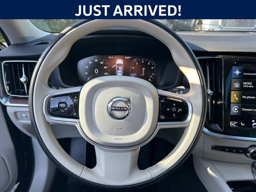 Used 2021 Volvo S60 T5 Momentum w/ Premium Package FWD image 12