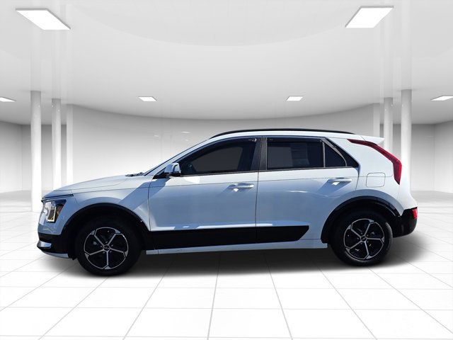 Used 2024 Kia Niro SX image 5