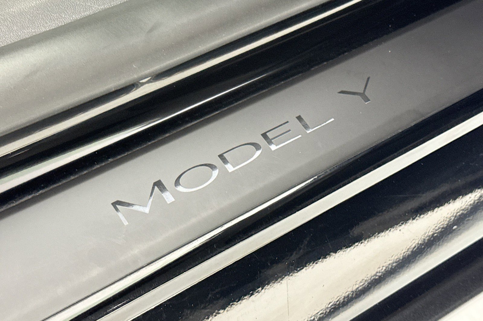Used 2024 Tesla Model Y Long Range image 8