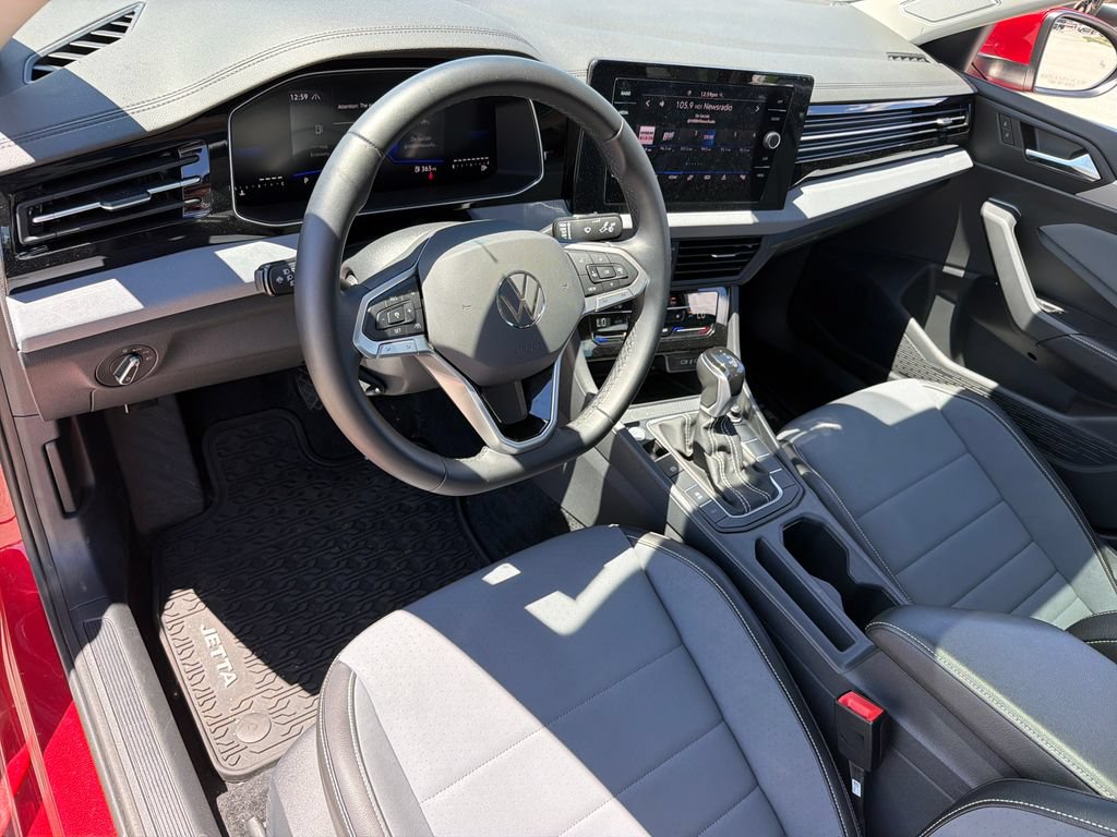 Certified 2025 Volkswagen Jetta SE FWD image 8