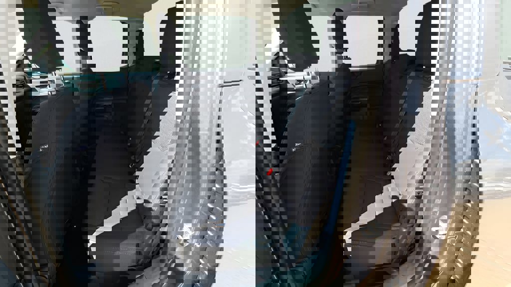 New 2025 Ford Maverick XL image 18