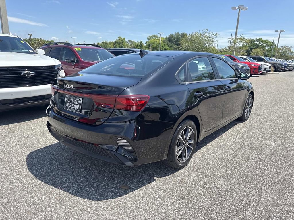 Used 2024 Kia Forte LXS FWD image 4
