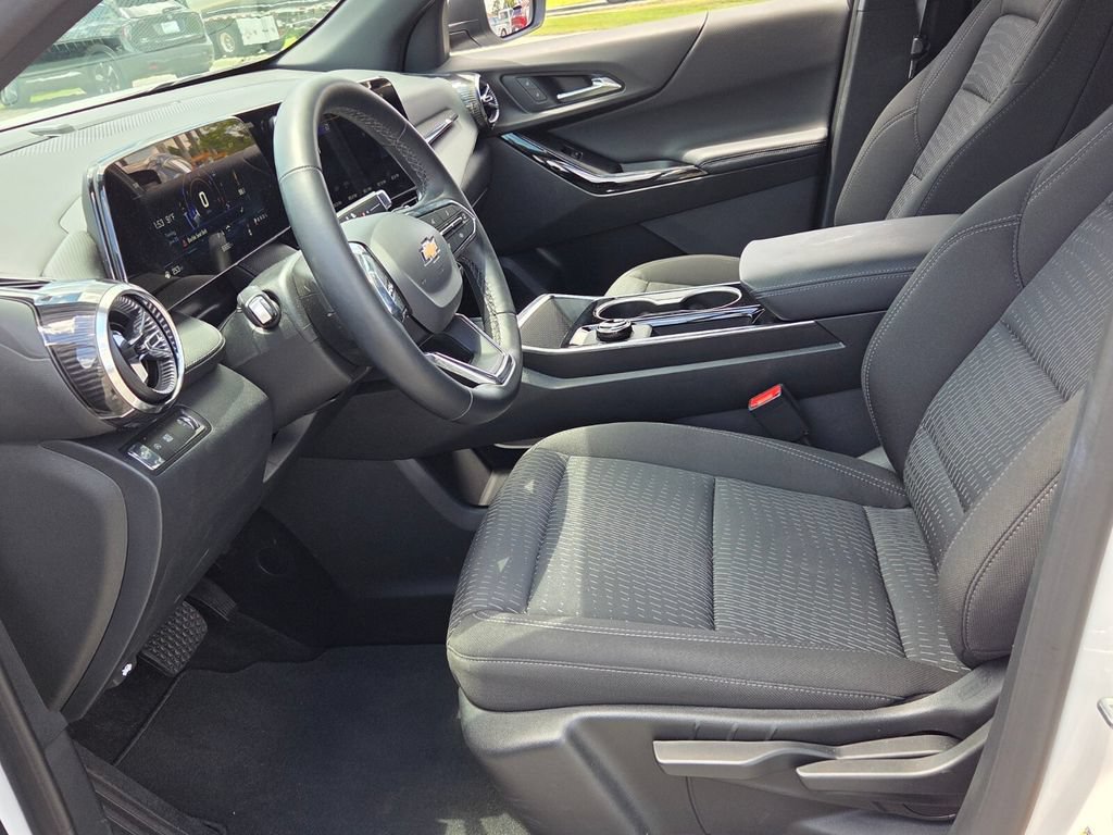 Certified 2026 Chevrolet Equinox LT FWD image 3