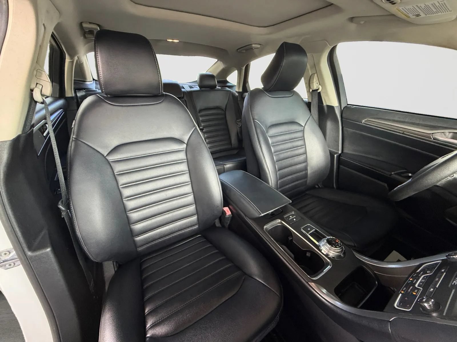 Used 2020 Ford Fusion SEL FWD image 21