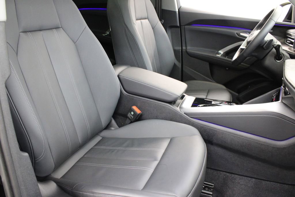 Used 2025 Audi Q5 Premium Plus w/ Premium Plus image 24