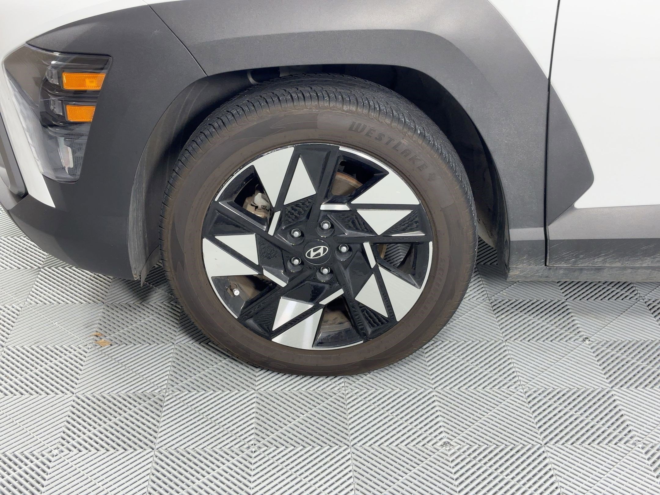 Used 2024 Hyundai Kona SEL image 12