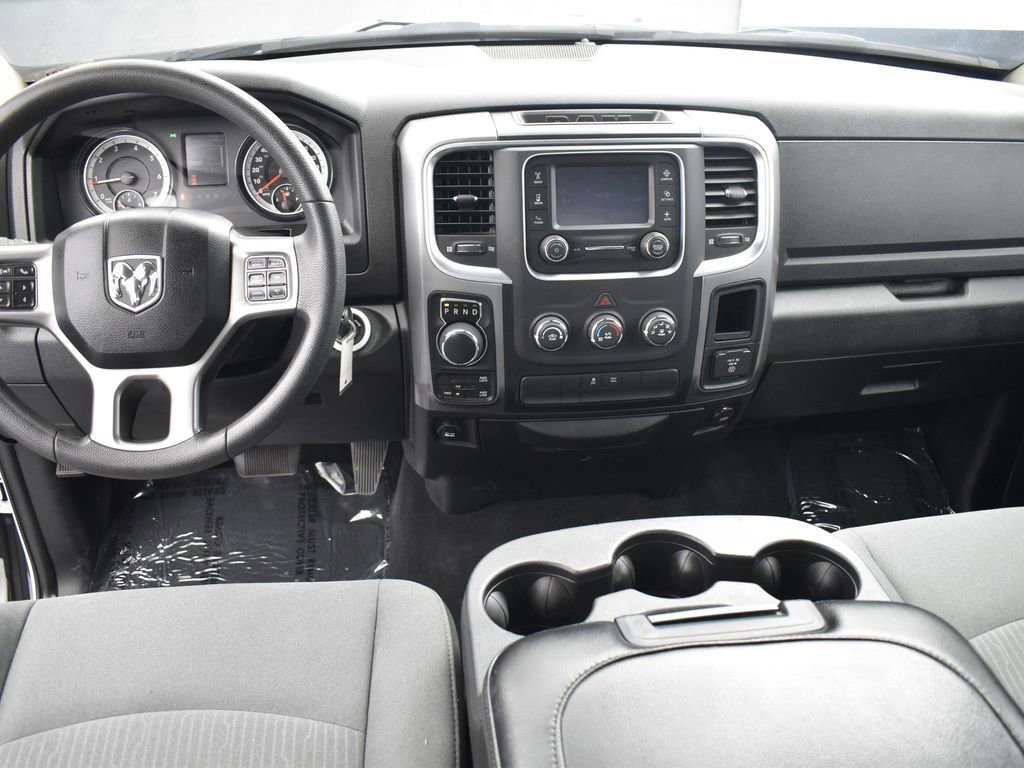 Used 2022 RAM 1500 Classic SLT image 8