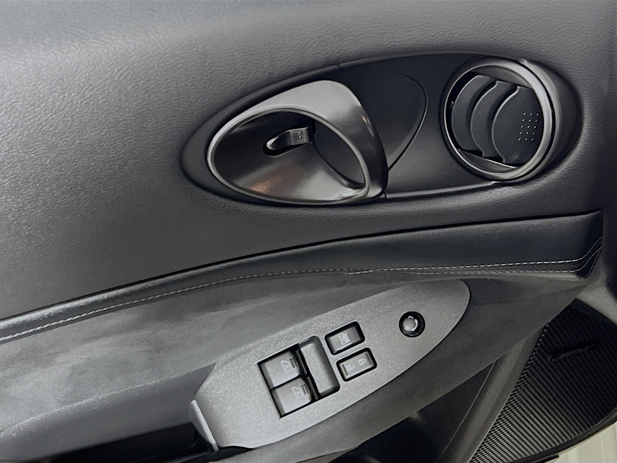 Used 2025 Nissan Z Performance w/ Floor Mat Package image 17