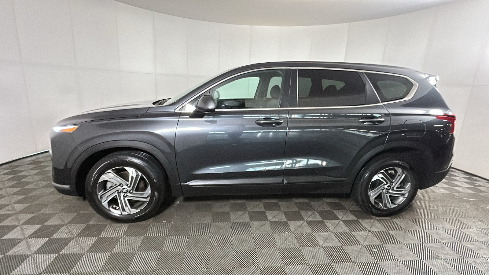 Used 2023 Hyundai Santa Fe SE FWD image 7