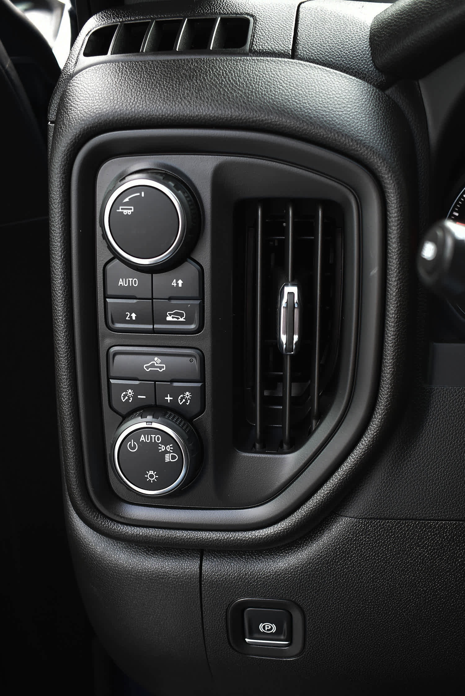 Used 2024 Chevrolet Silverado 1500 Custom image 19