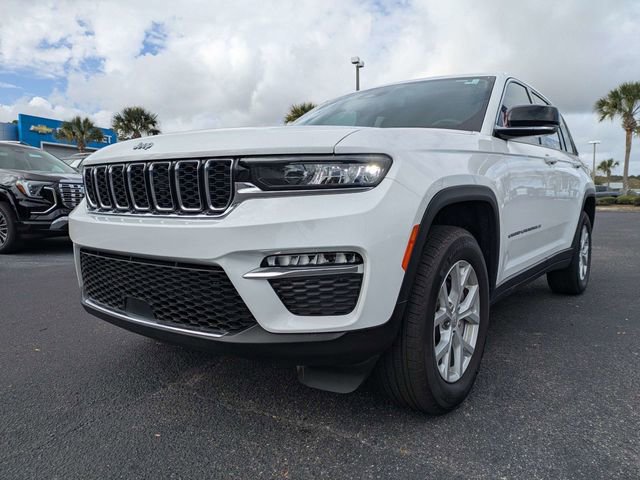 Used 2024 Jeep Grand Cherokee Limited RWD image 8