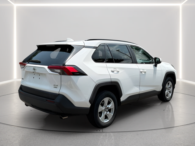 Used 2019 Toyota RAV4 XLE AWD/4WD image 5