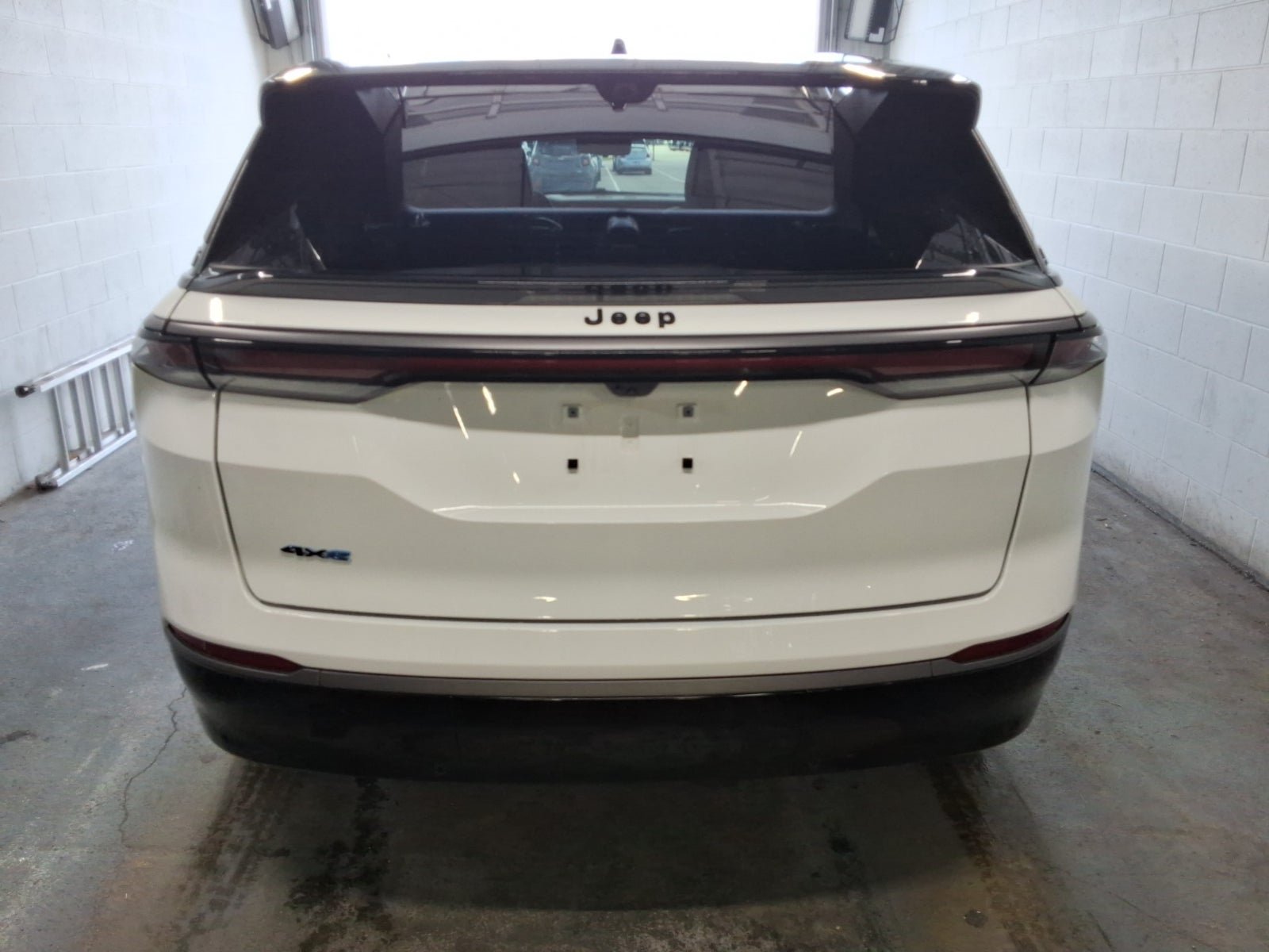 Used 2024 Jeep Wagoneer Launch Edition AWD/4WD image 5