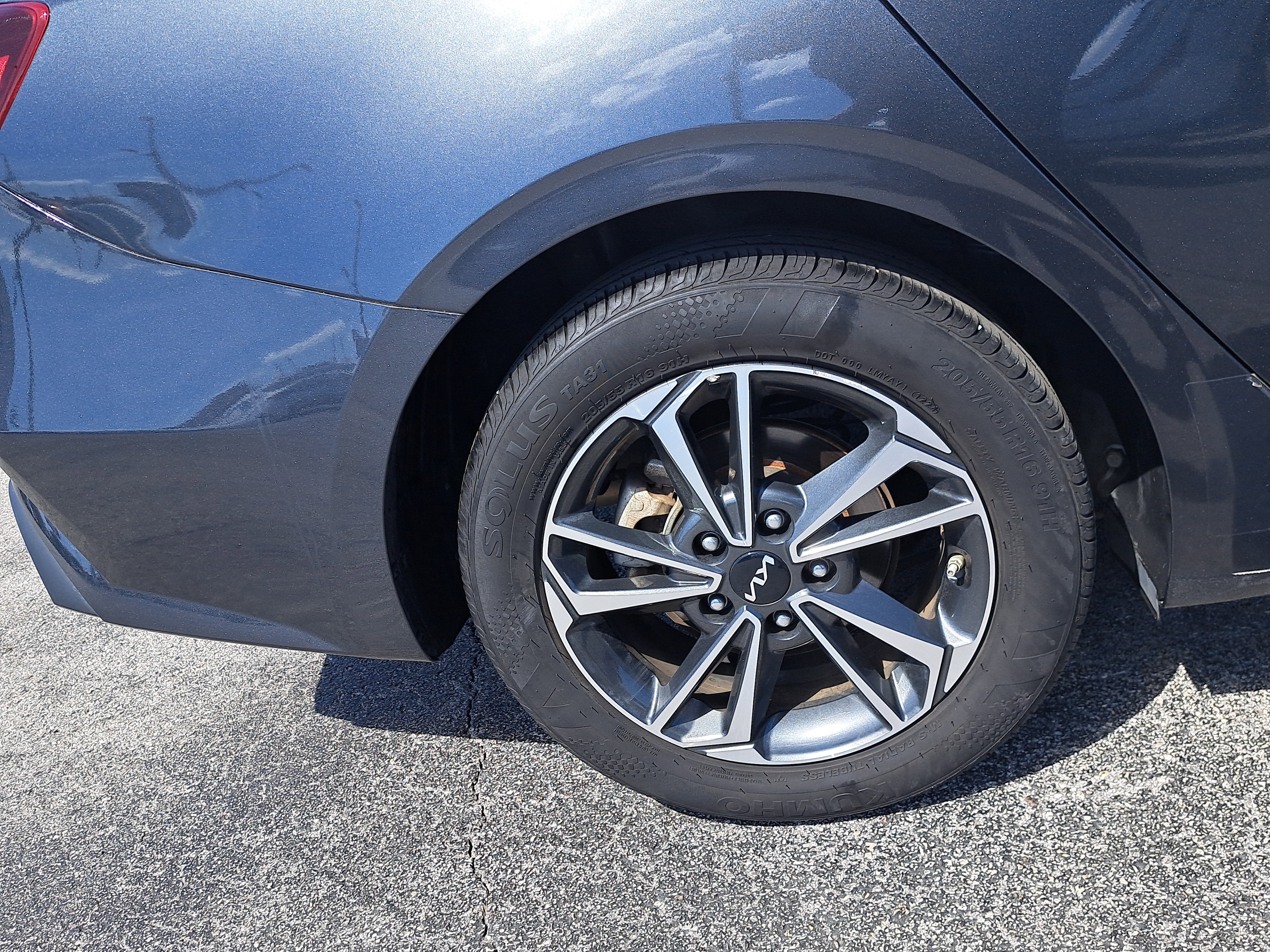 Used 2024 Kia Forte LXS image 10