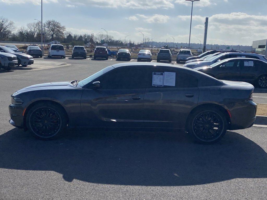 Used 2020 Dodge Charger SXT image 4
