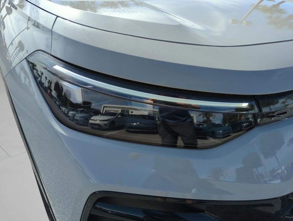 New 2026 Volkswagen Tiguan SE R-Line image 46