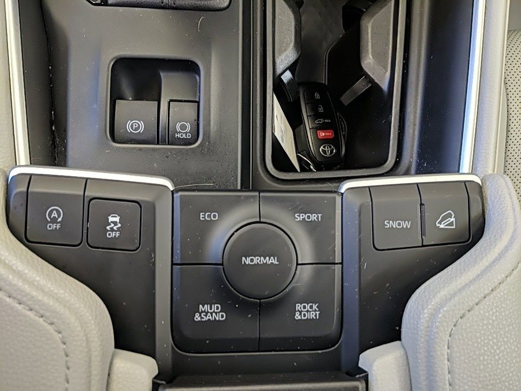 Used 2024 Toyota Grand Highlander Limited image 23