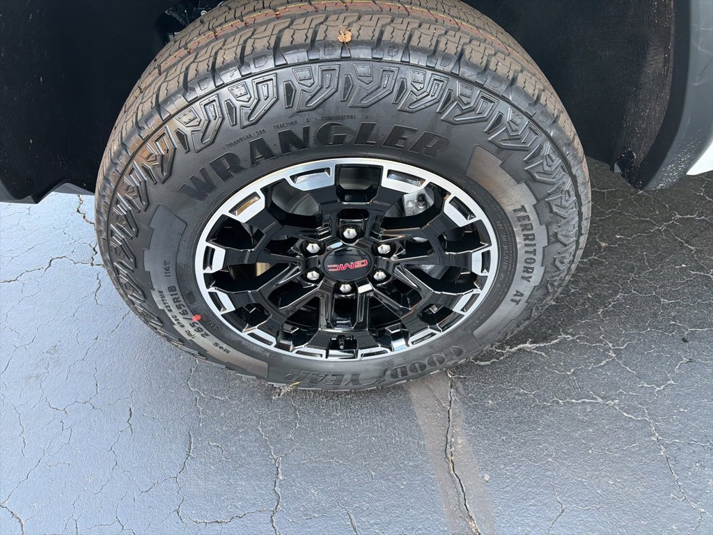 New 2026 GMC Canyon AT4 image 14