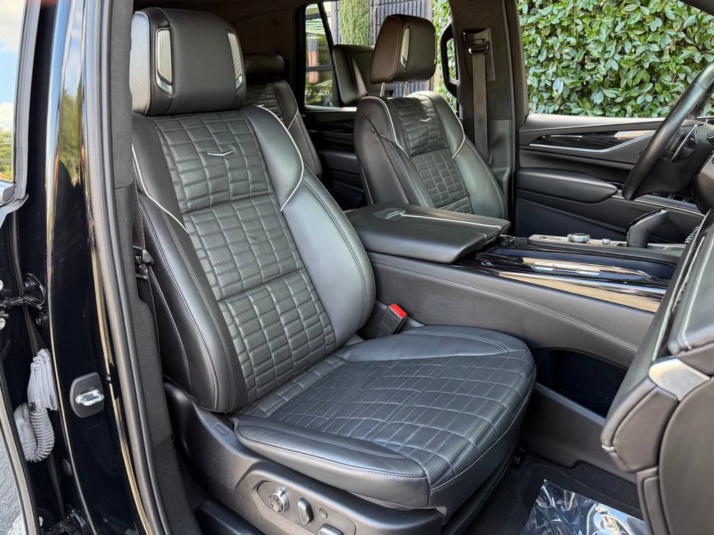 Used 2023 Cadillac Escalade V AWD/4WD image 34