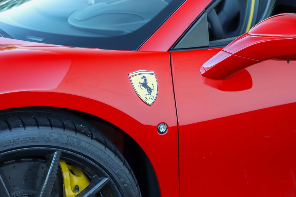 Certified 2022 Ferrari F8 Tributo RWD image 31
